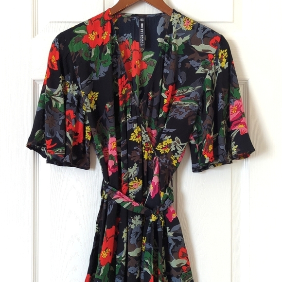 Design Lab Lord & Taylor Floral Flutter Sleeve V-neck A-line Mini Wrap Dress XS - Picture 2 of 14